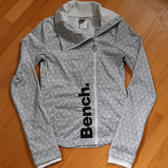 Asymmetrical Bench jacket - Picture 2 of 9